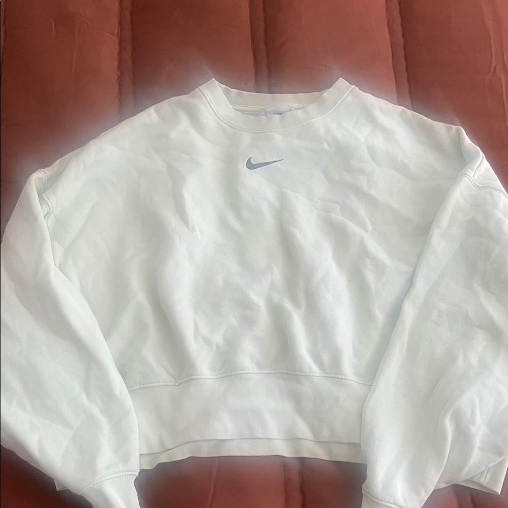 Nike Women's Light Mint Cropped Crewneck Sweatshirt size M